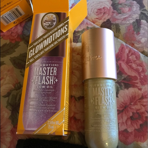 Sol de Janeiro- Glowmotions. Highlights your Beautiful skin and smells amazing! - Picture 4 of 8